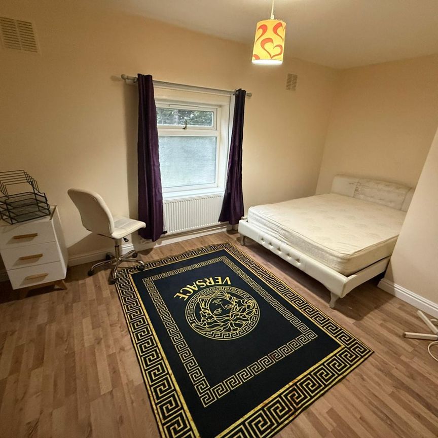 3 Bed Flat, Bristol Road, B29 - Photo 1