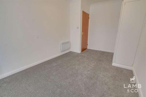 Old Road, Clacton-on-sea, CO15 - Photo 1