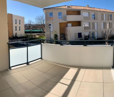 LE PUY SAINTE REPARADE APPARTEMENT T2 TERRASSE ET PARKING, - Photo 4