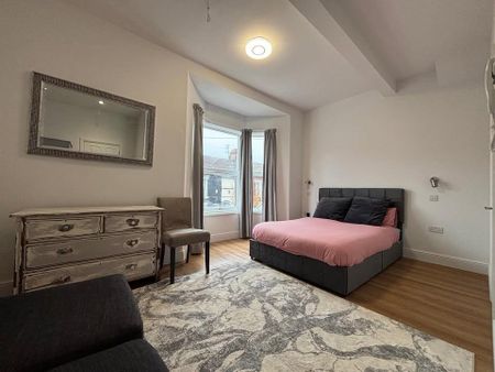 6 bedroom terraced house to rent - Photo 5