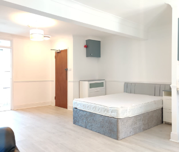 Leman Street Aldgate E1 - Photo 3