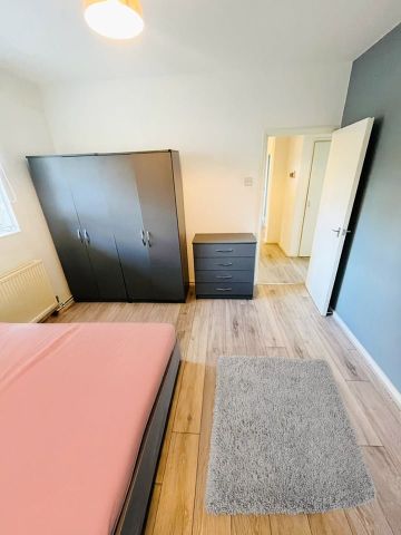 Room in a Shared Flat, Beautiful Double Room In Camberwell, SE5 - Photo 3