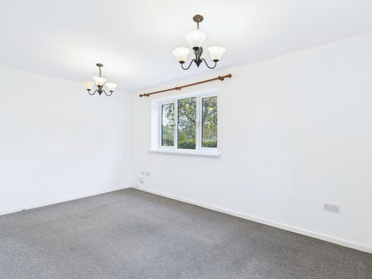 2 bedroom ground floor flat to rent - Photo 1