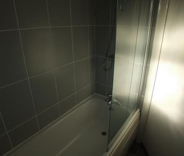 2 bedroom semi-detached house to rent - Photo 2