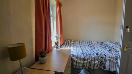 4 Tranby Avenue - Photo 2