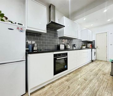 3 bedroom terraced house to rent - Photo 6