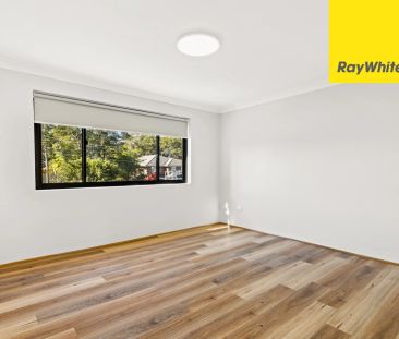 Stunning, Fully Renovated 4-Bedroom Family Home in Prime Location! - Photo 4