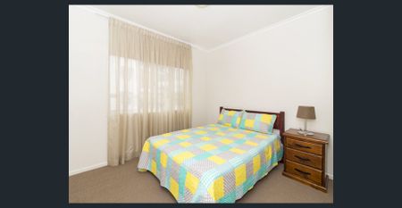 Live on Top of the World – Fully Furnished Unit with Stunning Escarpment Views! - Photo 3