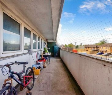 1 Bed Flat, Brassett Point, E15 - Photo 2