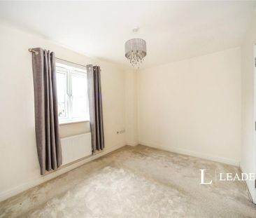 4 bedroom semi-detached house to rent - Photo 2