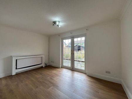 2 bedroom terraced house to rent - Photo 2