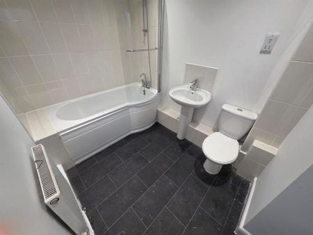 2 bedroom flat to rent - Photo 4