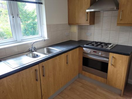 2 bedroom flat to rent - Photo 5