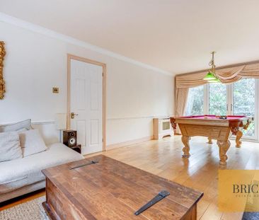 4 bedroom detached house to rent - Photo 2