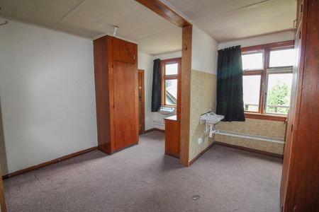 The Attic - Character 6 Bedroom Flat in Historic Building for 2026 - Photo 4