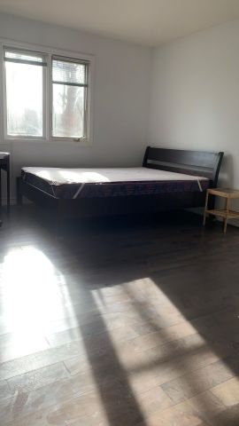 For Lease - 23 Laredo Court, Toronto, Ontario - Photo 2