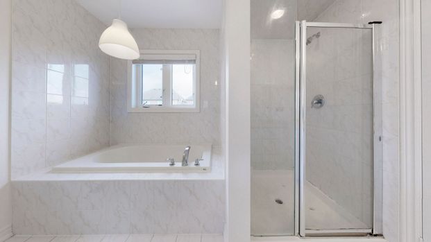 For Lease - 5592 Meadowcrest Avenue, Mississauga, Ontario - Photo 1