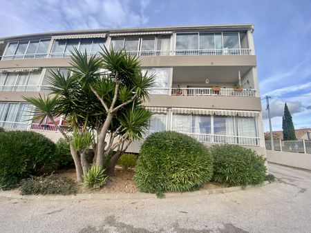 Type 2 - loggia vue mer - dernier étage parking - Photo 2