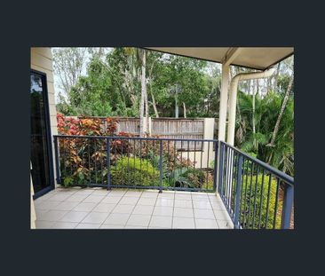 Low-Maintenance Townhouse Living in a Convenient Location - Photo 6