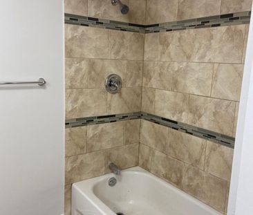 For Lease - 3163 Galbraith Drive, Mississauga, Ontario - Photo 4