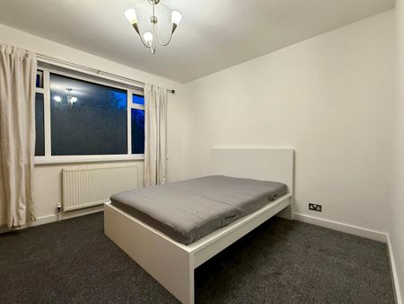 2 Bed Flat, Church Lane, LS7 - Photo 3