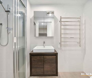 TOP FLOOR APARTMENT - Photo 6