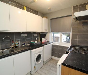2 bedroom flat to rent - Photo 6