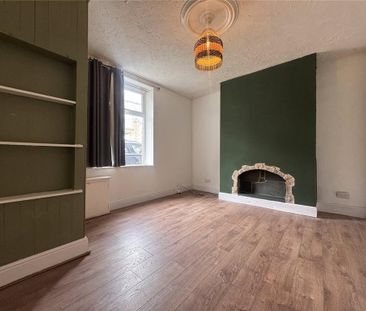 2 bedroom end of terrace house to rent - Photo 3
