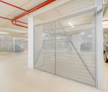 “Freshly Painted Modern 2 Bedroom Apartment in Liverpool!” - Photo 5