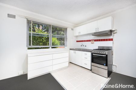 Two bedroom apartment in Marrickville - Photo 5