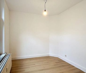 Appartement te huur in Liège voor € 700 met 1 slaapkamer - Photo 5