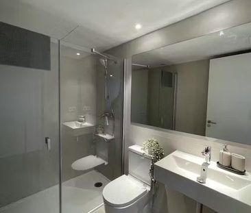 Carrer de lAprestadora, L'Hospitalet de Llobregat, Catalonia 08902 - Photo 6