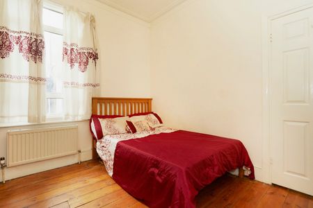 Room in a Shared House, Hawstead Road, SE6 - Photo 2