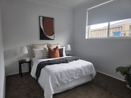 Modern 3-Bedroom Family Home!!! - Photo 4