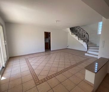 Location Villa Plan-de-cuques - Photo 2