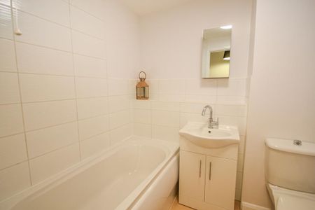 2 bedroom apartment to rent - Photo 2