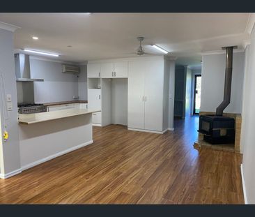 5 Bowyer Place, Byford, WA 6122 - Photo 2