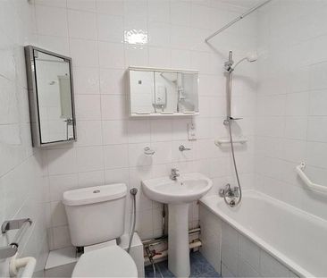 3 bedroom apartment to rent - Photo 6