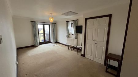 3 bedroom detached house to rent - Photo 2