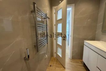 Alquiler de piso en Calle Las Adelfas, 10