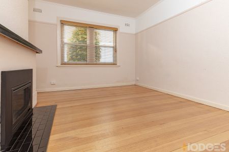 Gorgeous Ground Floor Apartment - Photo 2