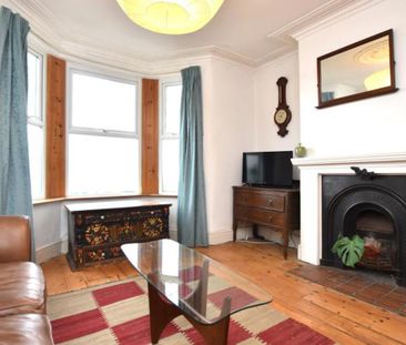 Ocean present this large 3 bedroom house on Hill Avenue which is ne... - Photo 2