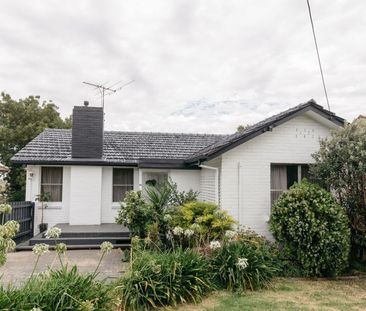 95 Sunset Boulevard, Jacana VIC 3047 - House For Rent | Domain - Photo 3