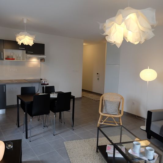 Location Appartement 2 pièces 40m² ROYAN 17200 - Photo 1