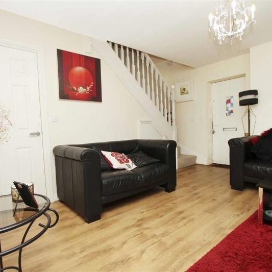 3 bedroom house - end terrace - Photo 1