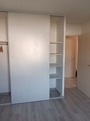 Location Appartement 2 pièces 47m² - Photo 4