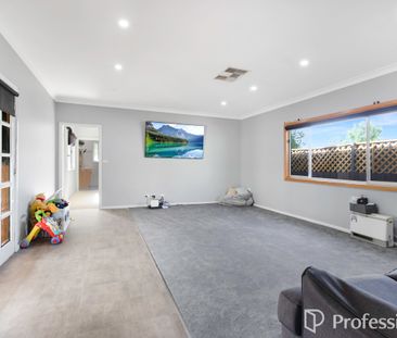 44 Tichbourne Crescent, Kooringal NSW 2650 - Photo 5