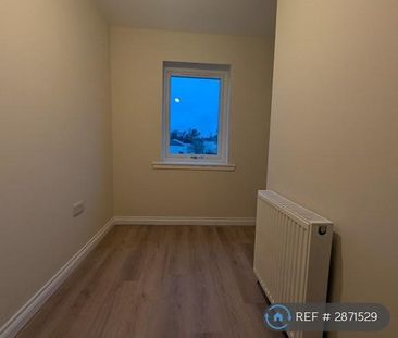 3 bedroom end of terrace house to rent - Photo 2