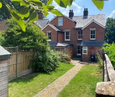 3 bedroom semi-detached house to rent - Photo 1