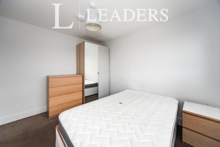 1 bedroom in a house share to rent - Photo 3